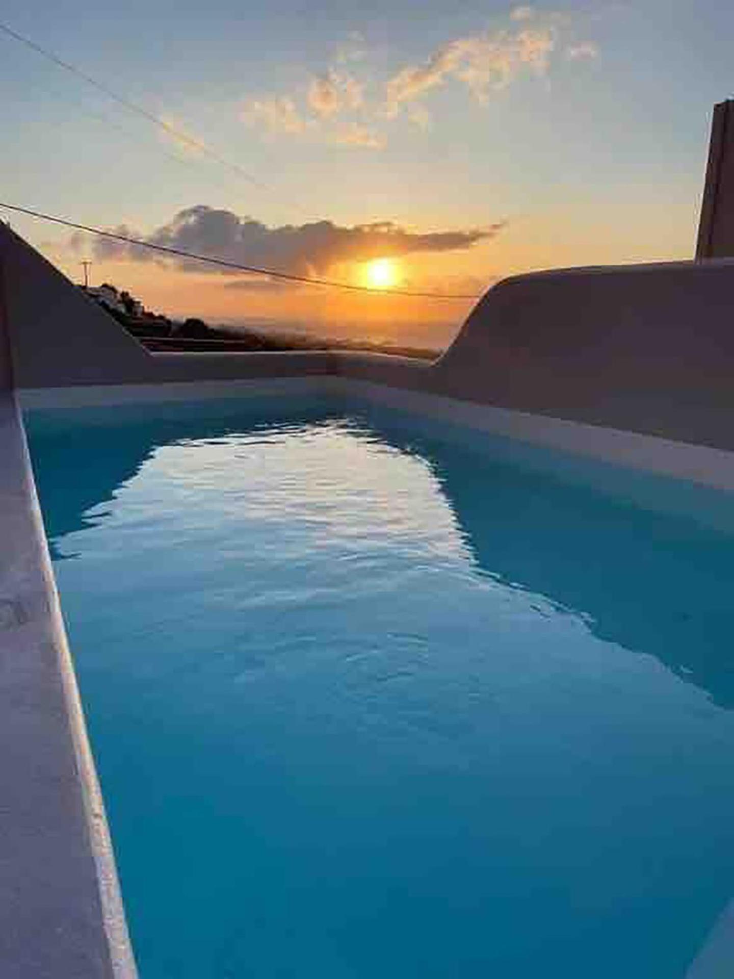 Pink Freud Villas Santorini 이아 외부 사진