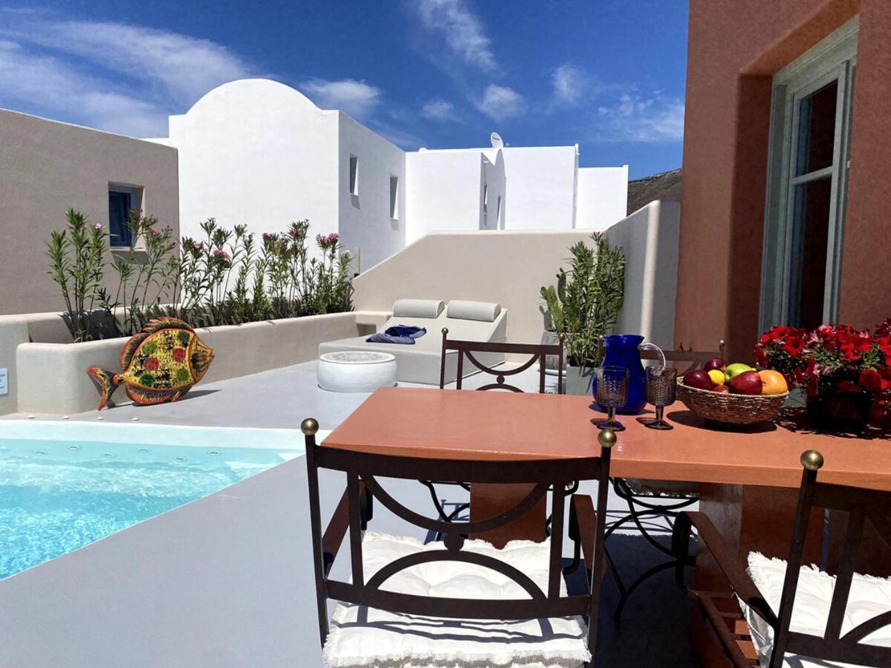 Pink Freud Villas Santorini 이아 외부 사진
